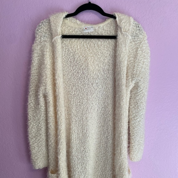 Cozy Long White Cardigan - Picture 1 of 3